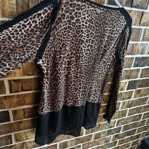 MICHAEL Michael Kors Leopard Print Blouse with Black Details - Picture 4 of 8